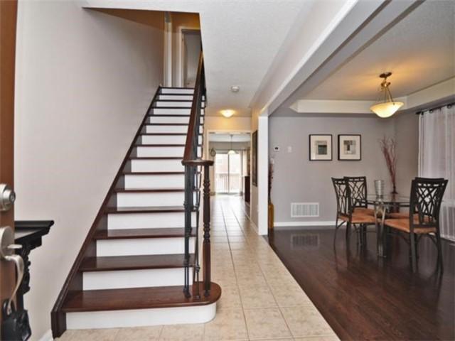 867 Maquire Terr, House detached with 4 bedrooms, 3 bathrooms and 3 parking in Milton ON | Image 3