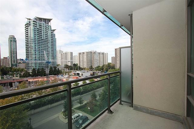 710 - 3515 Kariya Dr, Condo with 1 bedrooms, 1 bathrooms and 1 parking in Mississauga ON | Image 2