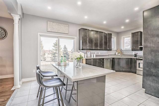 824 Stargazer Dr, House detached with 4 bedrooms, 6 bathrooms and 6 parking in Mississauga ON | Image 6