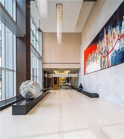 7702 - 388 Yonge St, Condo with 2 bedrooms, 3 bathrooms and 2 parking in Toronto ON | Image 2