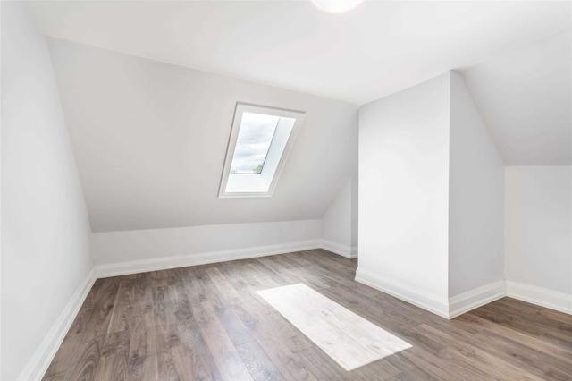upper - 2263 Dundas St W, Condo with 2 bedrooms, 1 bathrooms and 0 parking in Toronto ON | Image 4