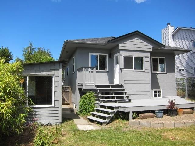 165 Regina Ave, House detached with 2 bedrooms, 1 bathrooms and 2 parking in Saanich BC | Image 3