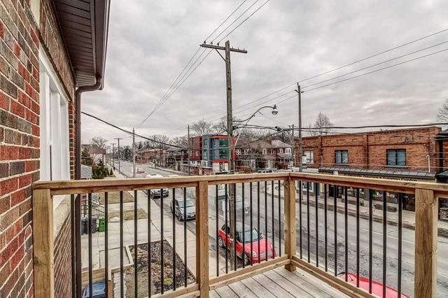 upper - 233 Jane St, House other with 2 bedrooms, 1 bathrooms and 1 parking in Toronto ON | Image 6