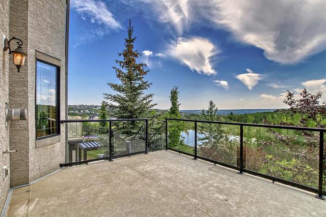 37 Val Gardena View Sw, House detached with 4 bedrooms, 3 bathrooms and 4 parking in Calgary AB | Image 39