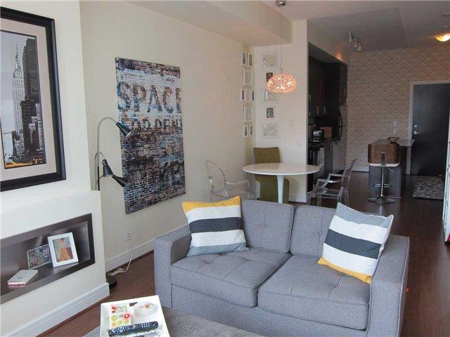 S517 - 112 George St, Condo with 2 bedrooms, 1 bathrooms and 1 parking in Toronto ON | Image 2
