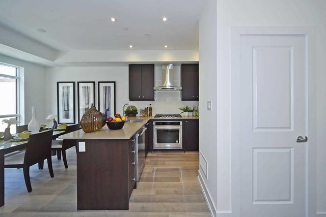 2 - 52 Holmes Ave, Townhouse with 2 bedrooms, 2 bathrooms and 2 parking in Toronto ON | Image 17