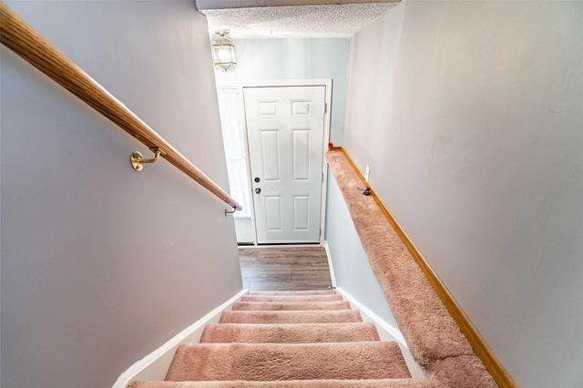 116 Ashton Cres, Townhouse with 3 bedrooms, 2 bathrooms and 2 parking in Brampton ON | Image 38