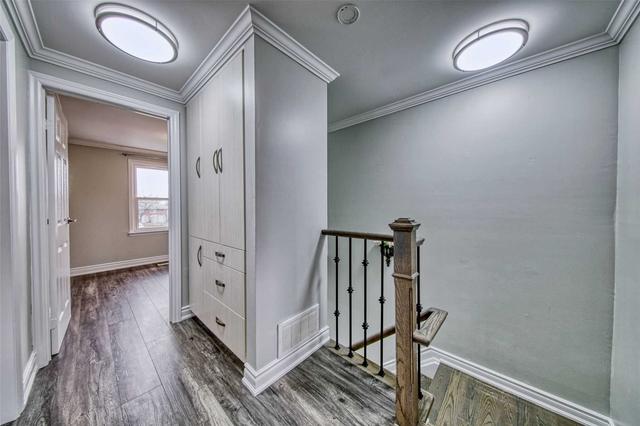 7573 Catalpa Rd, House semidetached with 4 bedrooms, 3 bathrooms and 5 parking in Mississauga ON | Image 16