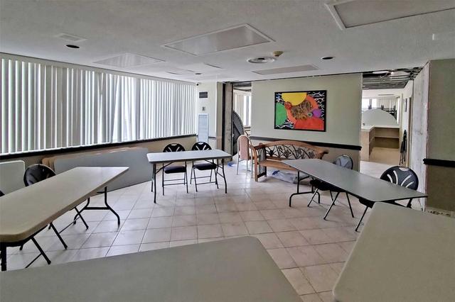 1210 - 1580 Mississauga Valley Blvd, Condo with 3 bedrooms, 2 bathrooms and 1 parking in Mississauga ON | Image 13