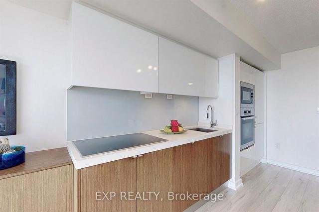 2807 - 21 Iceboat Terr, Condo with 1 bedrooms, 1 bathrooms and 1 parking in Toronto ON | Image 28