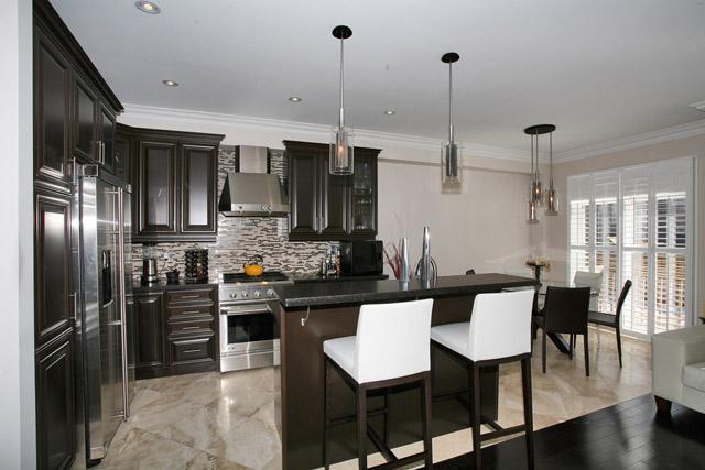 1284 Jezero Cres, House semidetached with 4 bedrooms, 3 bathrooms and null parking in Oakville ON | Image 4