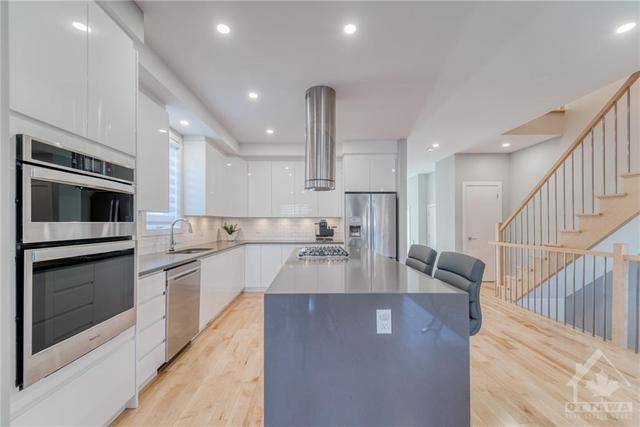 215 Columbus Avenue, Home with 4 bedrooms, 4 bathrooms and 3 parking in Ottawa ON | Image 6