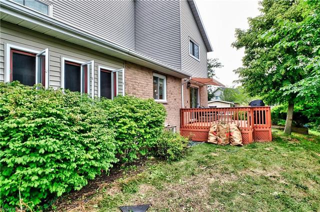 14 Shauna Court, House attached with 6 bedrooms, 3 bathrooms and 4 parking in St. Catharines ON | Image 37