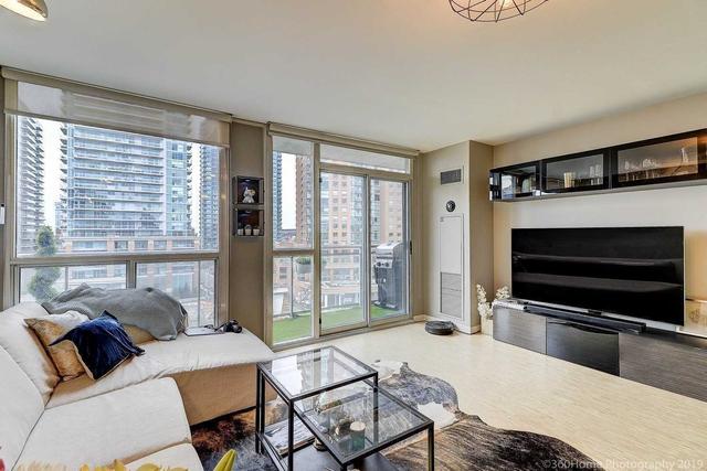 806 - 1029 King St, Condo with 2 bedrooms, 2 bathrooms and 1 parking in Toronto ON | Image 7
