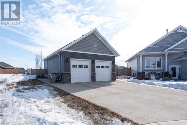 7303 - 37 Streetclose, House detached with 3 bedrooms, 2 bathrooms and 629 parking in Lloydminster (Part) AB | Image 45