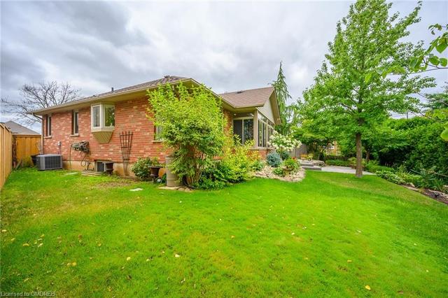 717 Bateman Court, House detached with 4 bedrooms, 3 bathrooms and 4 parking in Burlington ON | Image 35