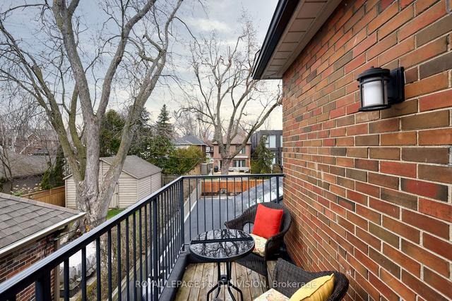 554 Briar Hill Ave, House detached with 4 bedrooms, 2 bathrooms and 4 parking in Toronto ON | Image 15