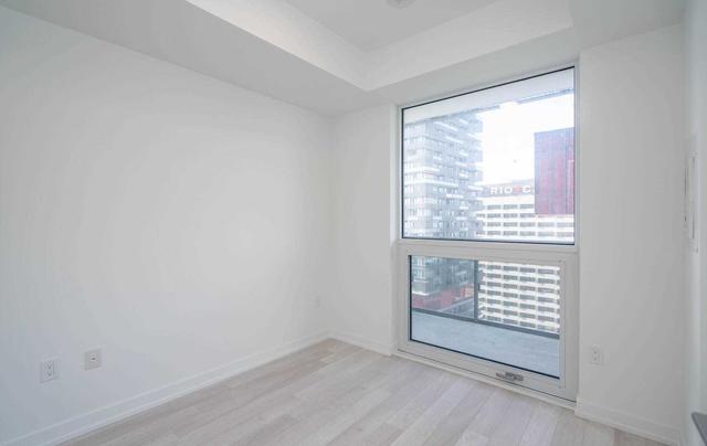 3306 - 39 Roehampton Ave, Condo with 2 bedrooms, 2 bathrooms and 0 parking in Toronto ON | Image 6
