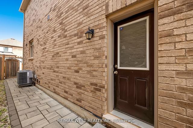11 Gruenwald Gate, House semidetached with 0 bedrooms, 1 bathrooms and 0 parking in Brampton ON | Image 1