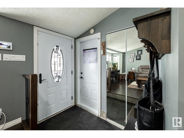 7312 152c Av Nw, House detached with 5 bedrooms, 2 bathrooms and null parking in Edmonton AB | Image 2