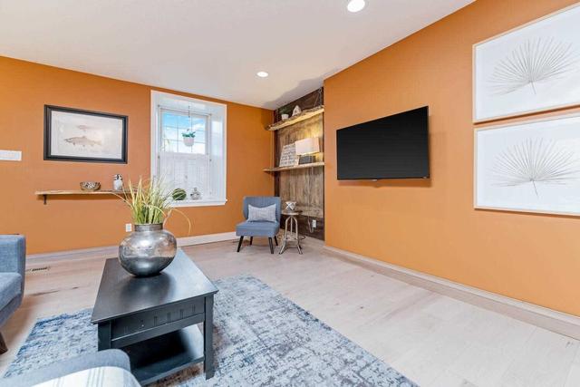 61 Essex St, House semidetached with 2 bedrooms, 1 bathrooms and 1 parking in Guelph ON | Image 2
