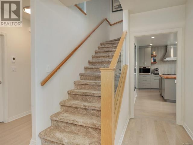 453 Oliver St, House detached with 5 bedrooms, 4 bathrooms and 4 parking in Oak Bay BC | Image 21