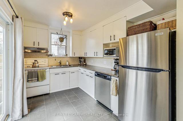265 East 26th St, House detached with 3 bedrooms, 1 bathrooms and 5 parking in Hamilton ON | Image 3