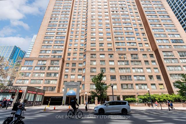 2507 - 633 Bay St, Condo with 2 bedrooms, 2 bathrooms and 0 parking in Toronto ON | Image 1