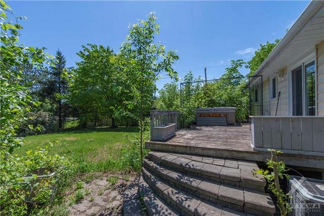 4131 Lafortune Drive, House detached with 3 bedrooms, 1 bathrooms and 6 parking in Ottawa ON | Image 20
