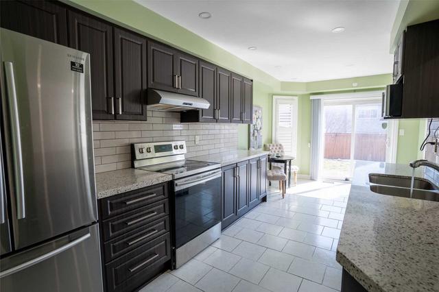 100 Booth Cres, House detached with 3 bedrooms, 3 bathrooms and 5 parking in Ajax ON | Image 2