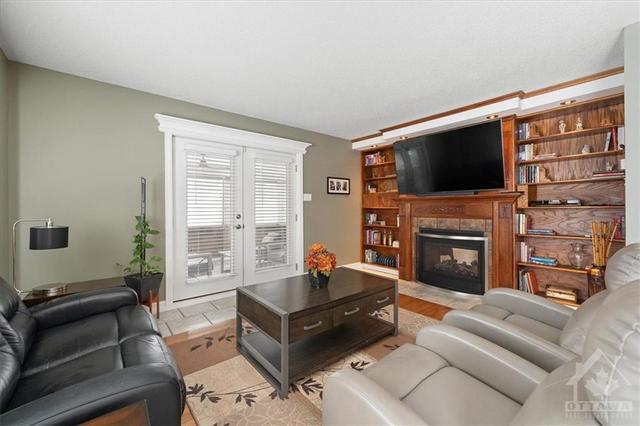 1324 Talcy Crescent, House detached with 4 bedrooms, 4 bathrooms and 6 parking in Ottawa ON | Image 10