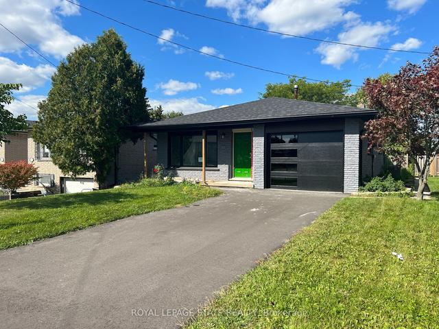 247 Greencedar Dr, House detached with 3 bedrooms, 2 bathrooms and 3 parking in Hamilton ON | Image 12