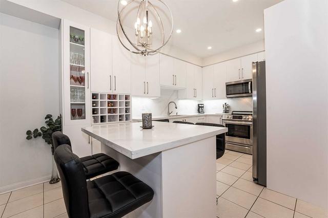 25 Palmette Dr, House semidetached with 3 bedrooms, 4 bathrooms and 3 parking in Richmond Hill ON | Image 5