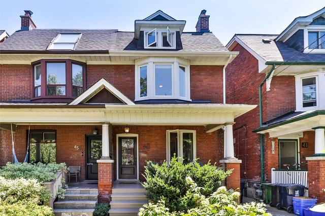 43 Parkway Ave, House semidetached with 5 bedrooms, 1 bathrooms and 2 parking in Toronto ON | Image 1