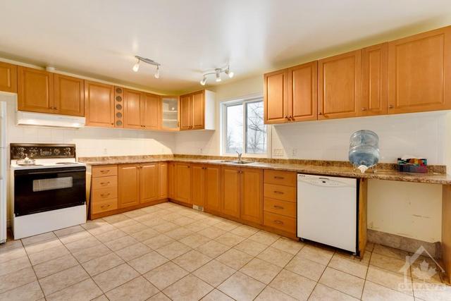5539 Loggers Way, House detached with 3 bedrooms, 3 bathrooms and 4 parking in Ottawa ON | Image 7