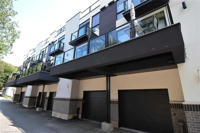 5 - 2 Brock St S, Townhouse with 2 bedrooms, 3 bathrooms and 2 parking in Hamilton ON | Image 23
