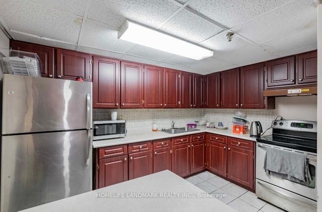 1402 - 177 Linus Rd E, Condo with 2 bedrooms, 1 bathrooms and 1 parking in Toronto ON | Image 28