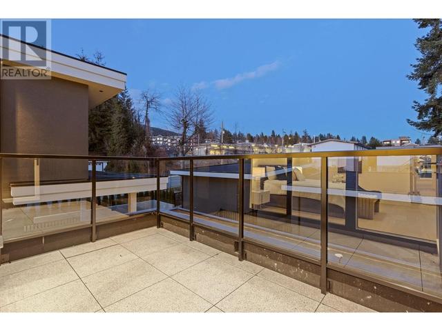 2644 Chesterfield Avenue, House detached with 6 bedrooms, 6 bathrooms and 2 parking in North Vancouver BC | Image 17