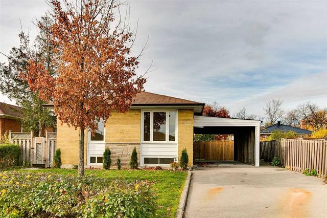 16 Stephenfrank Rd, House detached with 3 bedrooms, 2 bathrooms and 4 parking in Toronto ON | Image 1