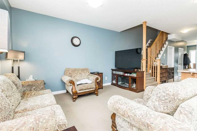 14 Clough Cres, House attached with 3 bedrooms, 4 bathrooms and 3 parking in Guelph ON | Image 7
