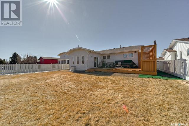 41 Dahlia Crescent, House detached with 3 bedrooms, 3 bathrooms and null parking in Moose Jaw SK | Image 32