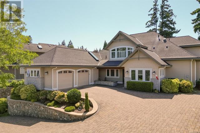 2024 Troon Crt, House detached with 4 bedrooms, 4 bathrooms and 3 parking in Langford BC | Image 1
