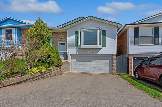 2322 Malcolm Cres, House detached with 3 bedrooms, 2 bathrooms and 3 parking in Burlington ON | Card Image