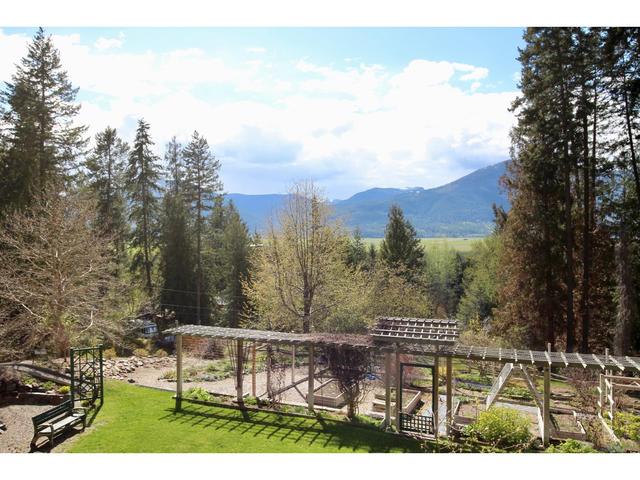 1111 Fox Tree Road, House detached with 3 bedrooms, 3 bathrooms and null parking in Central Kootenay B BC | Image 2