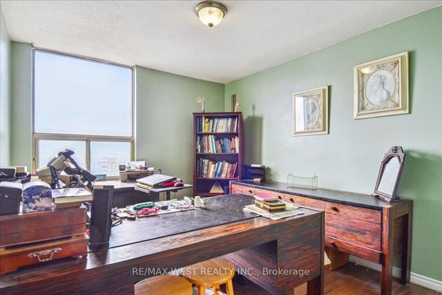 1601 - 5 Shady Gfwy, Condo with 3 bedrooms, 2 bathrooms and 1 parking in Toronto ON | Image 7