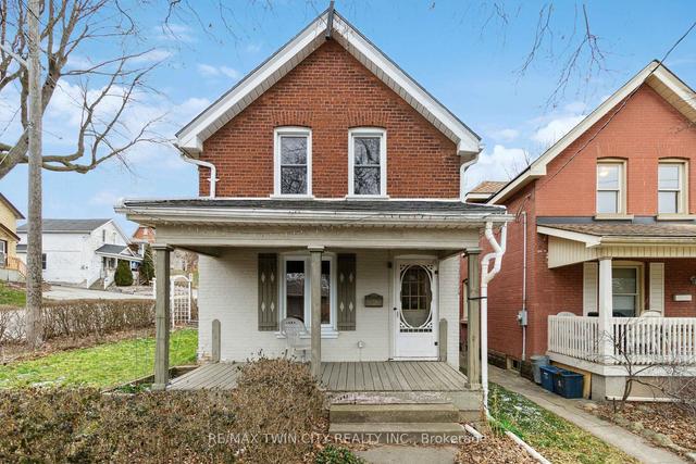 21 Alfred St, House detached with 3 bedrooms, 1 bathrooms and 2 parking in Brantford ON | Image 1