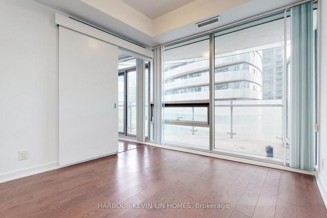 1205 - 14 York St, Condo with 2 bedrooms, 2 bathrooms and 1 parking in Toronto ON | Image 17