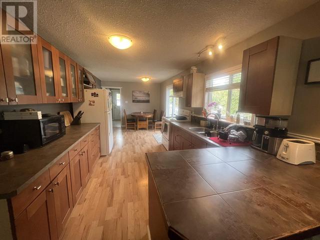 2711 Cramer Street, House detached with 5 bedrooms, 2 bathrooms and null parking in Terrace BC | Image 3