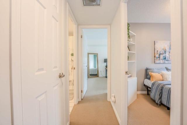 238 - 25 Turntable Cres, Townhouse with 2 bedrooms, 2 bathrooms and 1 parking in Toronto ON | Image 6