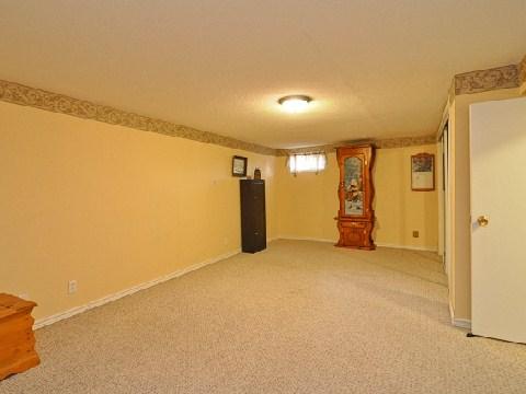 362 Rossland Rd W, House detached with 3 bedrooms, 2 bathrooms and 4 parking in Oshawa ON | Image 8